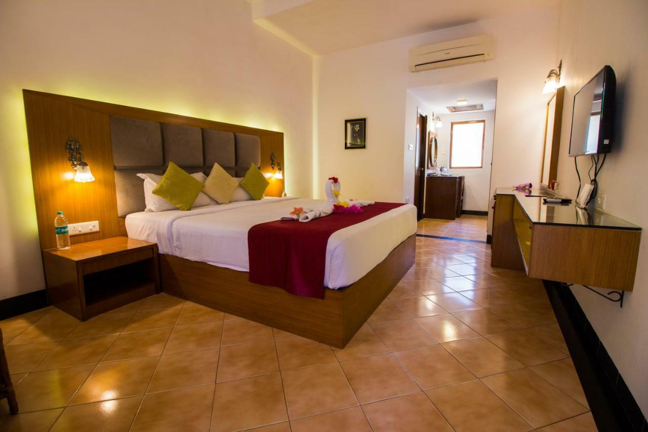 Shikara Beach Resort Cavelossim Kültér fotó